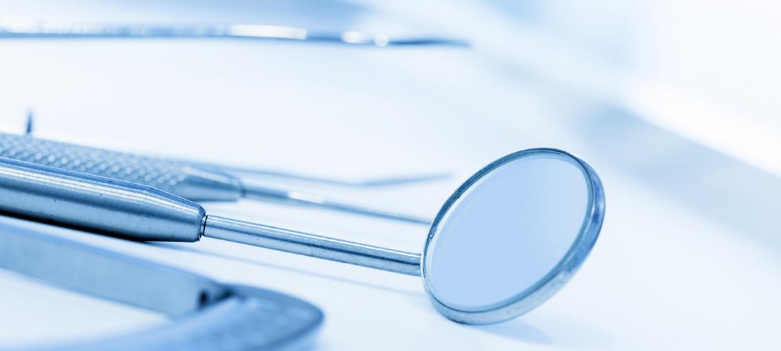 Dottore Tosciri Antonio dentista Piacenza Dottore Piacenza dentista Tosciri Antonio Antonio Tosciri tosciri antonio odontoiatra odontoiatria chirurgia pedodonzia ortodonzia denti otturazioni estetica protesi convenzioni bambini dentiere cura